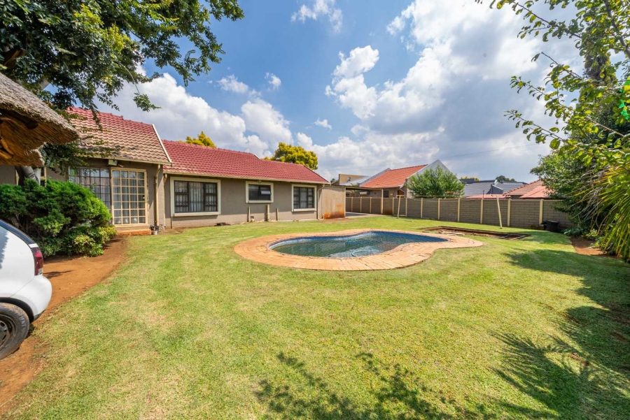 3 Bedroom Property for Sale in Selcourt Gauteng