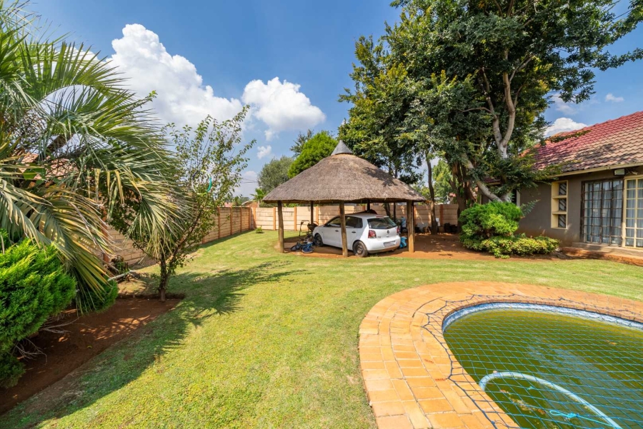 3 Bedroom Property for Sale in Selcourt Gauteng