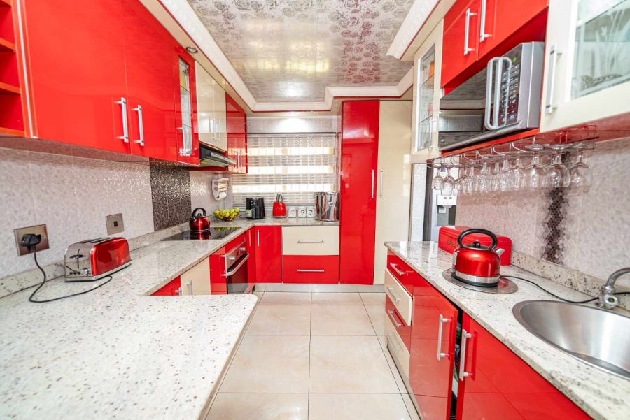 3 Bedroom Property for Sale in Selcourt Gauteng