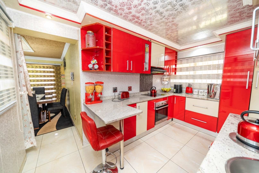 3 Bedroom Property for Sale in Selcourt Gauteng