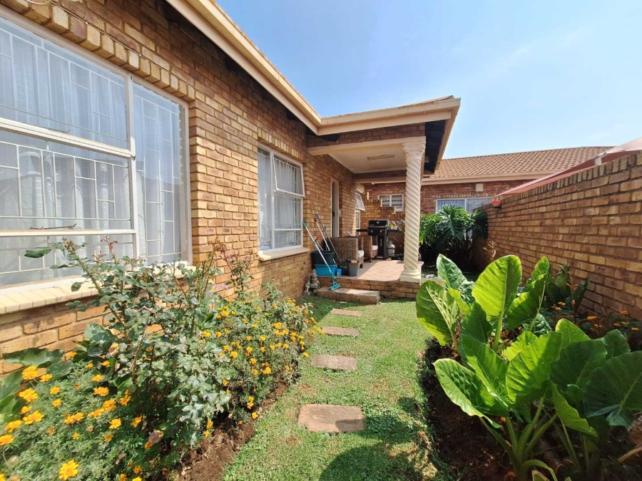 2 Bedroom Property for Sale in Van Dyk Park Gauteng