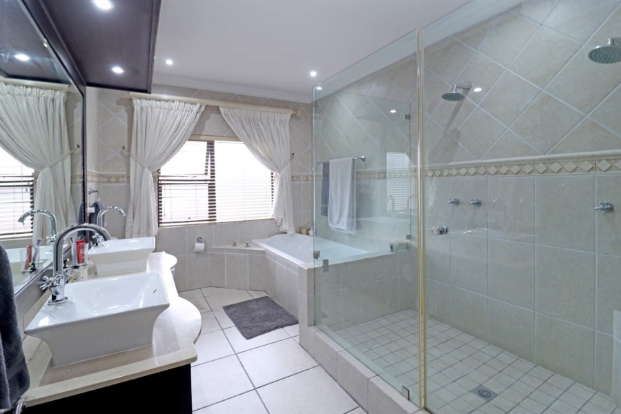 3 Bedroom Property for Sale in Bartlett Gauteng