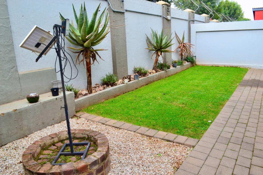 To Let 3 Bedroom Property for Rent in Olympus Gauteng