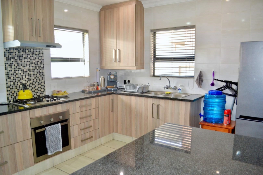 To Let 3 Bedroom Property for Rent in Olympus Gauteng