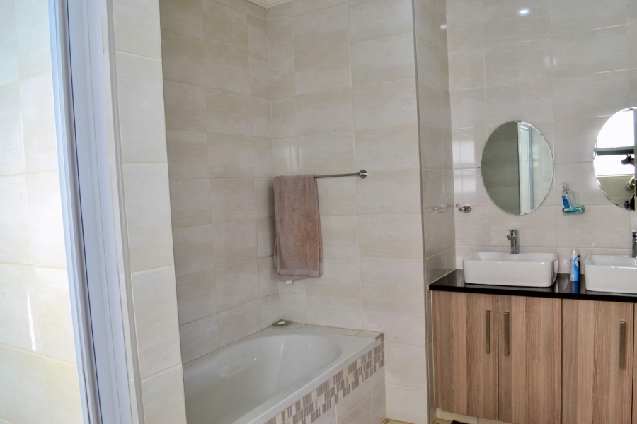 To Let 3 Bedroom Property for Rent in Olympus Gauteng