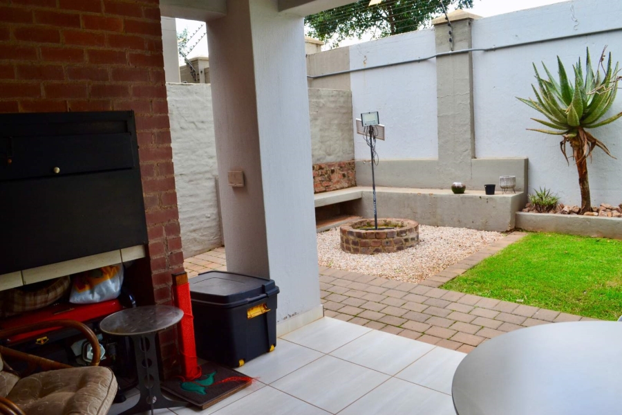 To Let 3 Bedroom Property for Rent in Olympus Gauteng