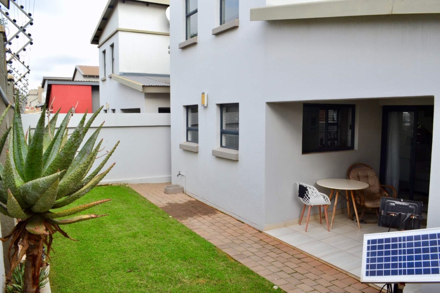 To Let 3 Bedroom Property for Rent in Olympus Gauteng