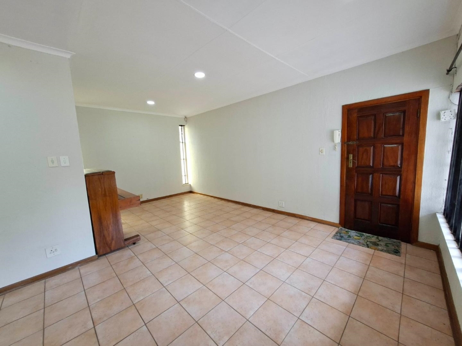 To Let 4 Bedroom Property for Rent in Woodmead Gauteng