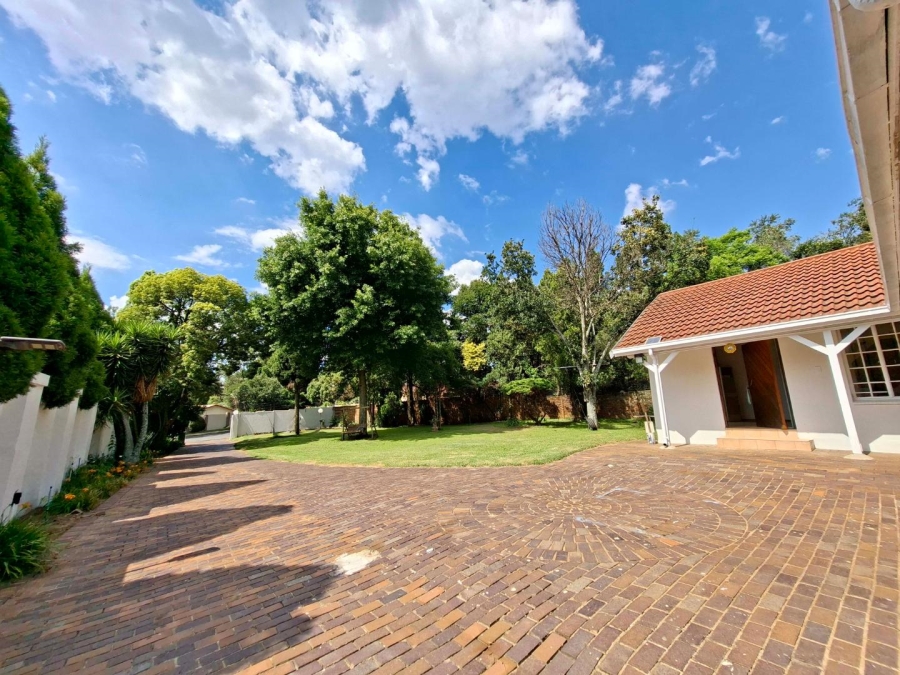 To Let 4 Bedroom Property for Rent in Woodmead Gauteng