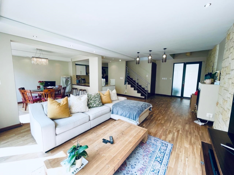 To Let 3 Bedroom Property for Rent in Illovo Gauteng