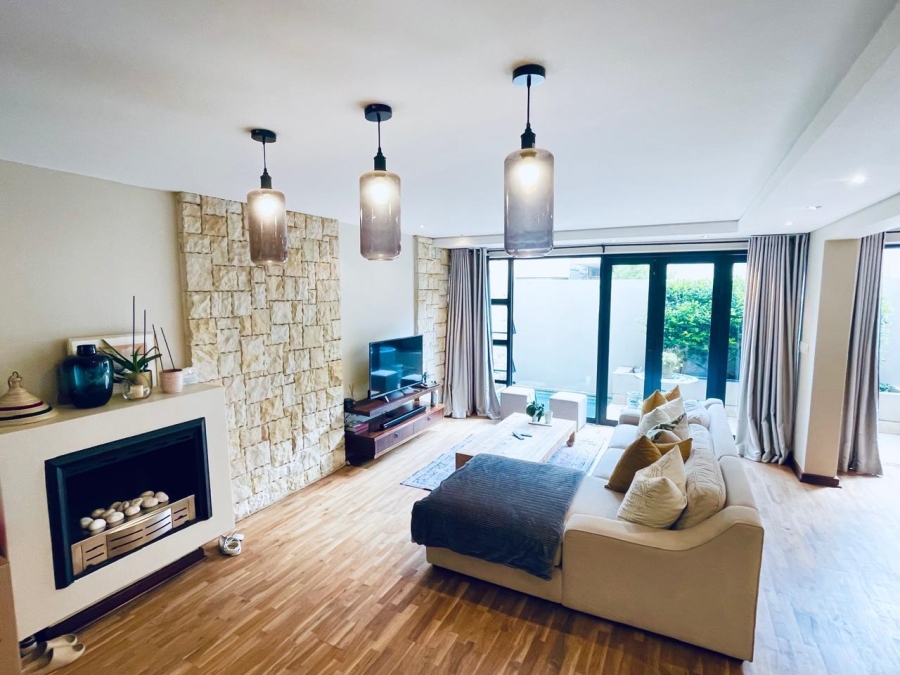 To Let 3 Bedroom Property for Rent in Illovo Gauteng