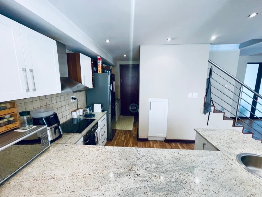 To Let 3 Bedroom Property for Rent in Illovo Gauteng