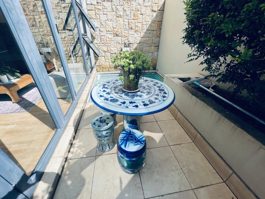 To Let 3 Bedroom Property for Rent in Illovo Gauteng