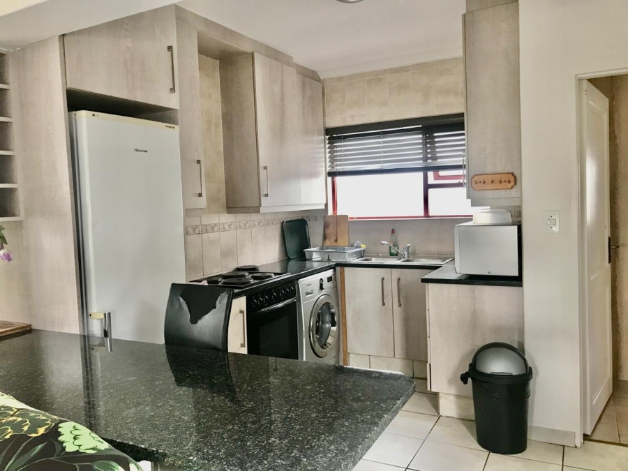 To Let 1 Bedroom Property for Rent in Parkmore Gauteng