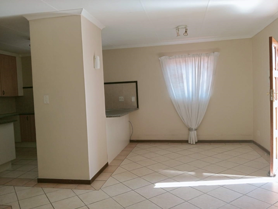 To Let 2 Bedroom Property for Rent in Die Hoewes Gauteng
