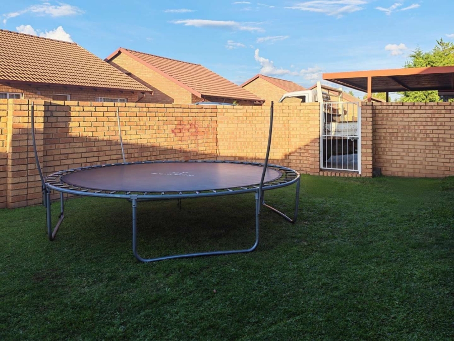 2 Bedroom Property for Sale in Equestria Gauteng