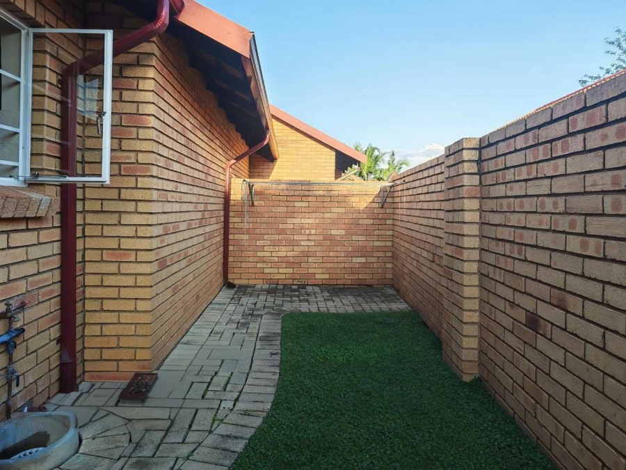 2 Bedroom Property for Sale in Equestria Gauteng