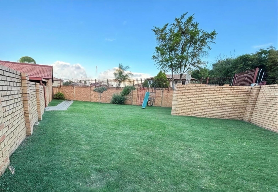 2 Bedroom Property for Sale in Equestria Gauteng