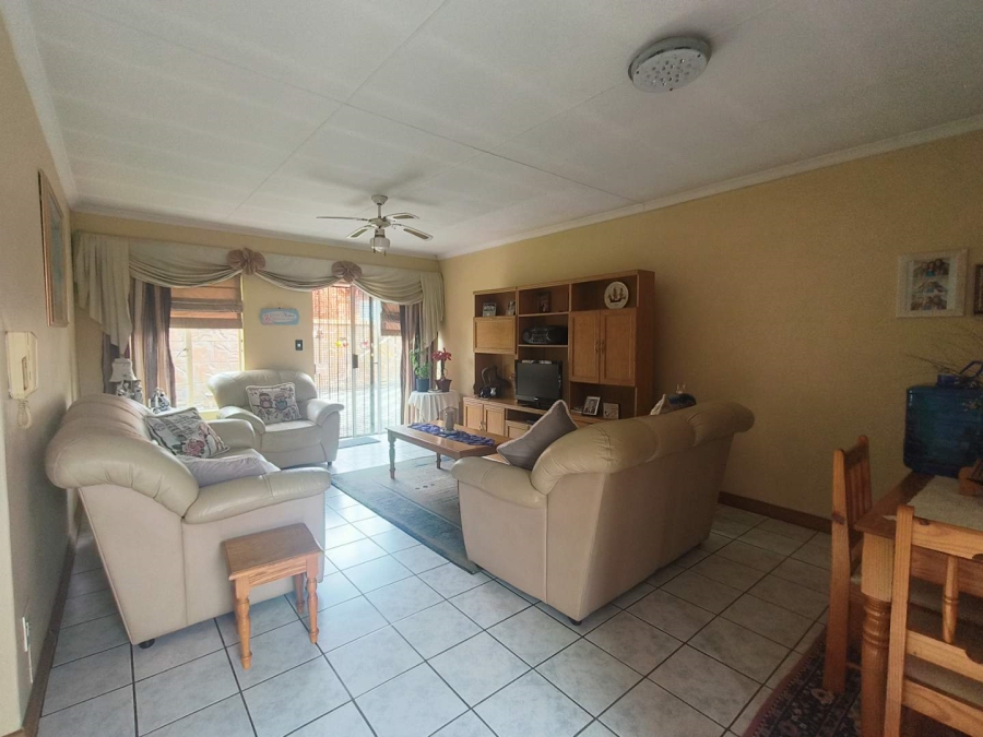 2 Bedroom Property for Sale in Elardus Park Gauteng
