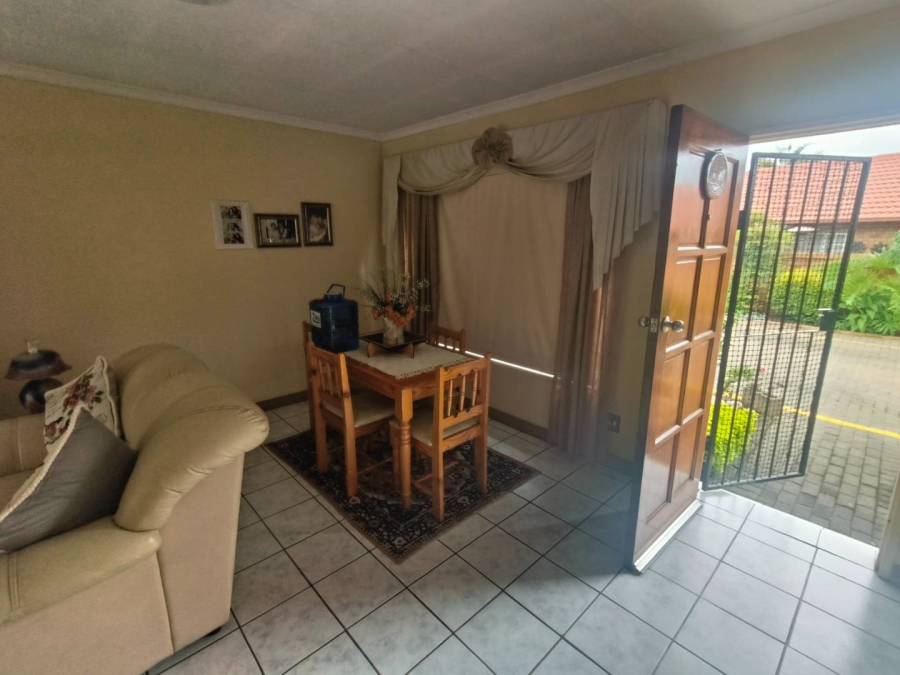 2 Bedroom Property for Sale in Elardus Park Gauteng