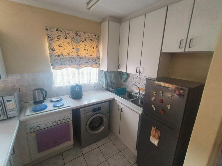 2 Bedroom Property for Sale in Elardus Park Gauteng