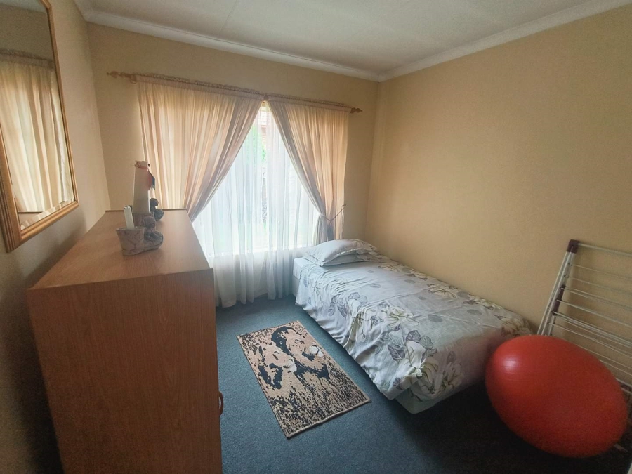 2 Bedroom Property for Sale in Elardus Park Gauteng