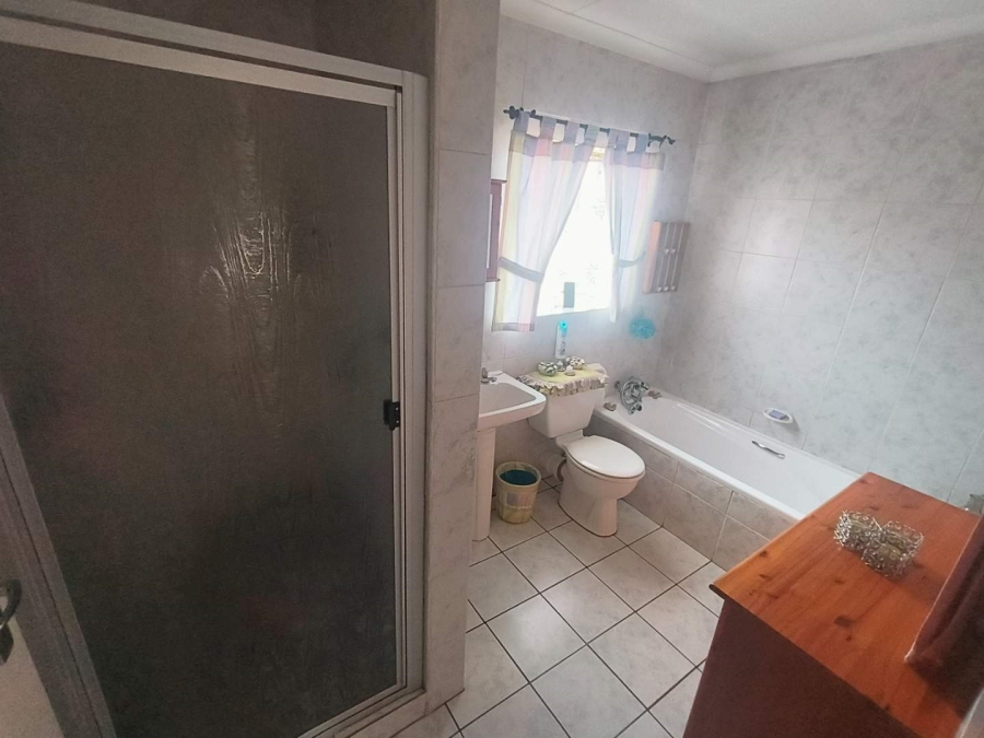 2 Bedroom Property for Sale in Elardus Park Gauteng