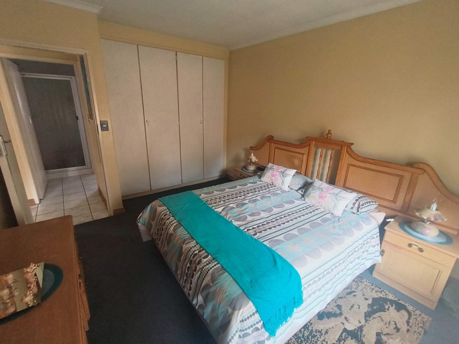 2 Bedroom Property for Sale in Elardus Park Gauteng