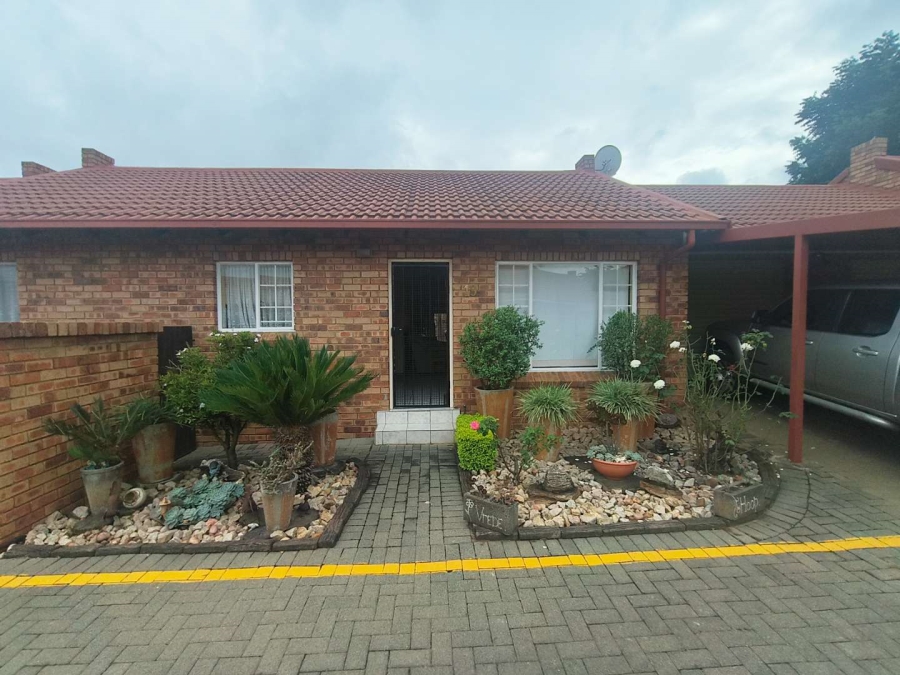 2 Bedroom Property for Sale in Elardus Park Gauteng