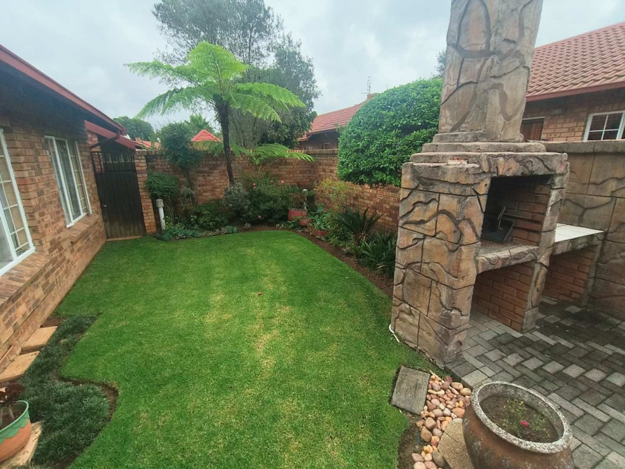 2 Bedroom Property for Sale in Elardus Park Gauteng