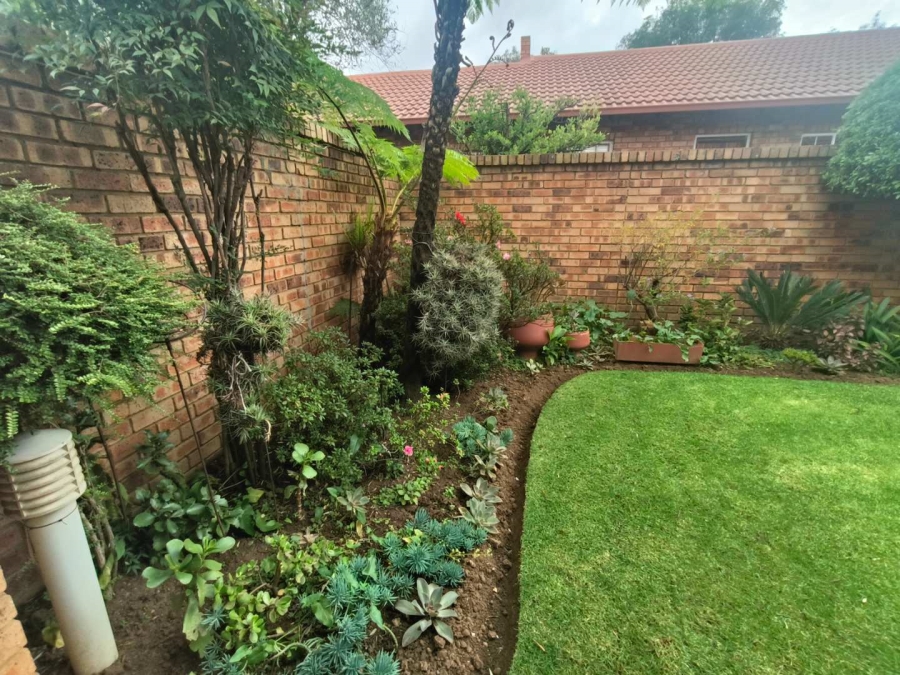 2 Bedroom Property for Sale in Elardus Park Gauteng