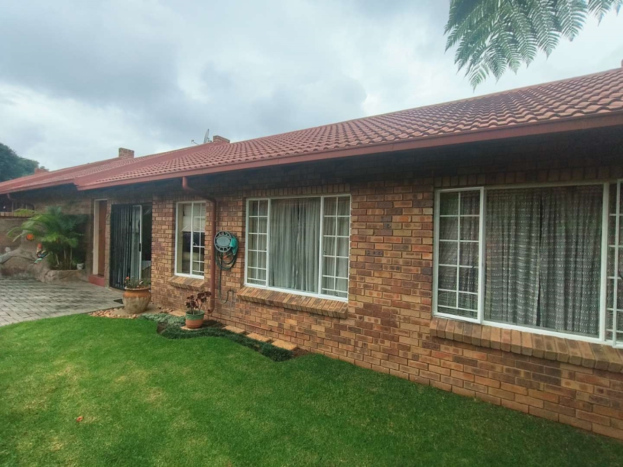 2 Bedroom Property for Sale in Elardus Park Gauteng