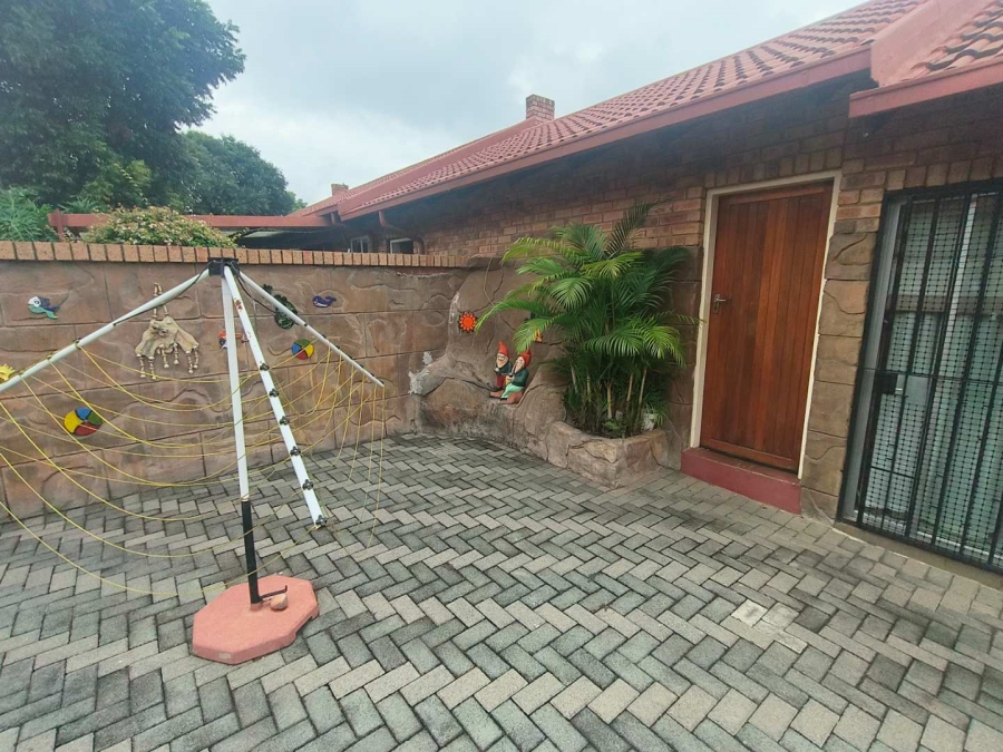 2 Bedroom Property for Sale in Elardus Park Gauteng