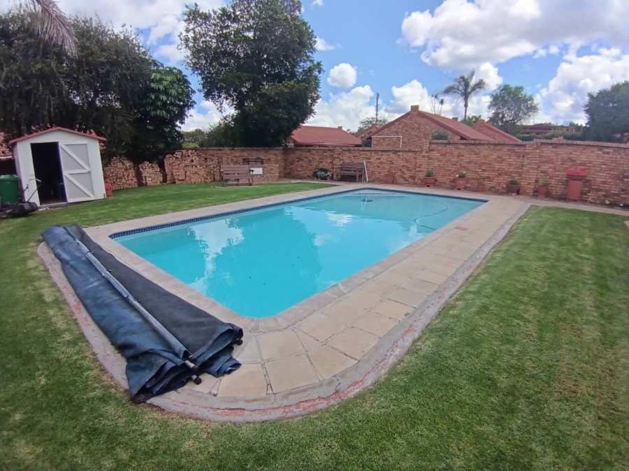 2 Bedroom Property for Sale in Elardus Park Gauteng