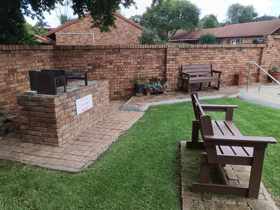 2 Bedroom Property for Sale in Elardus Park Gauteng