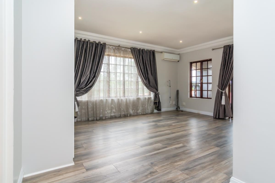 To Let 5 Bedroom Property for Rent in Muldersdrift Gauteng