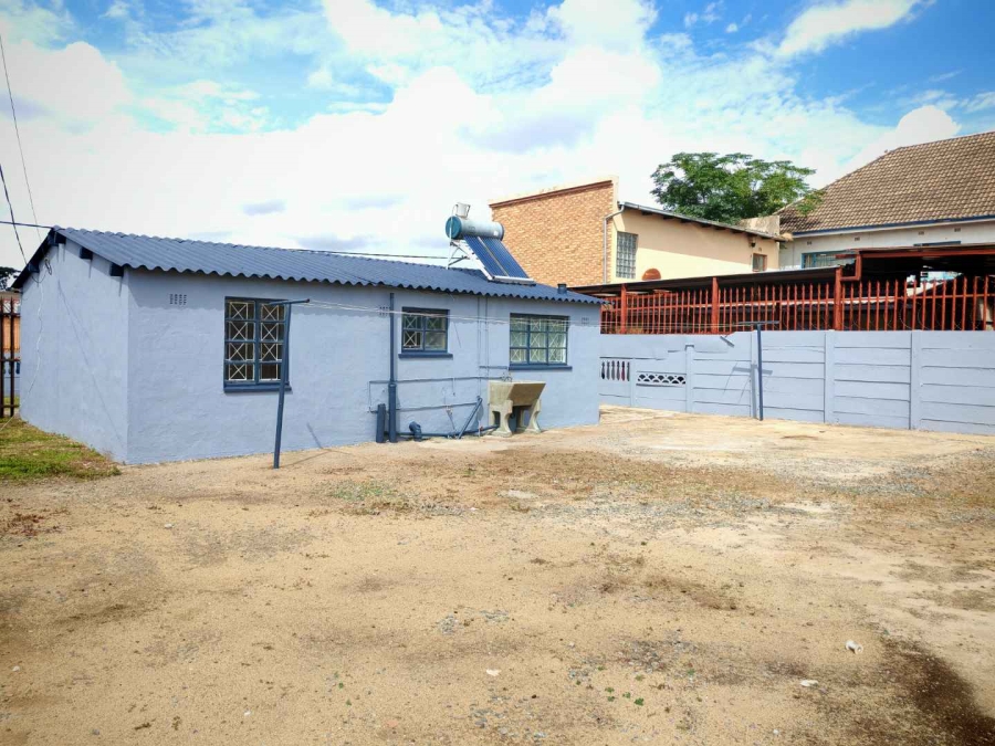 2 Bedroom Property for Sale in Lenasia Gauteng