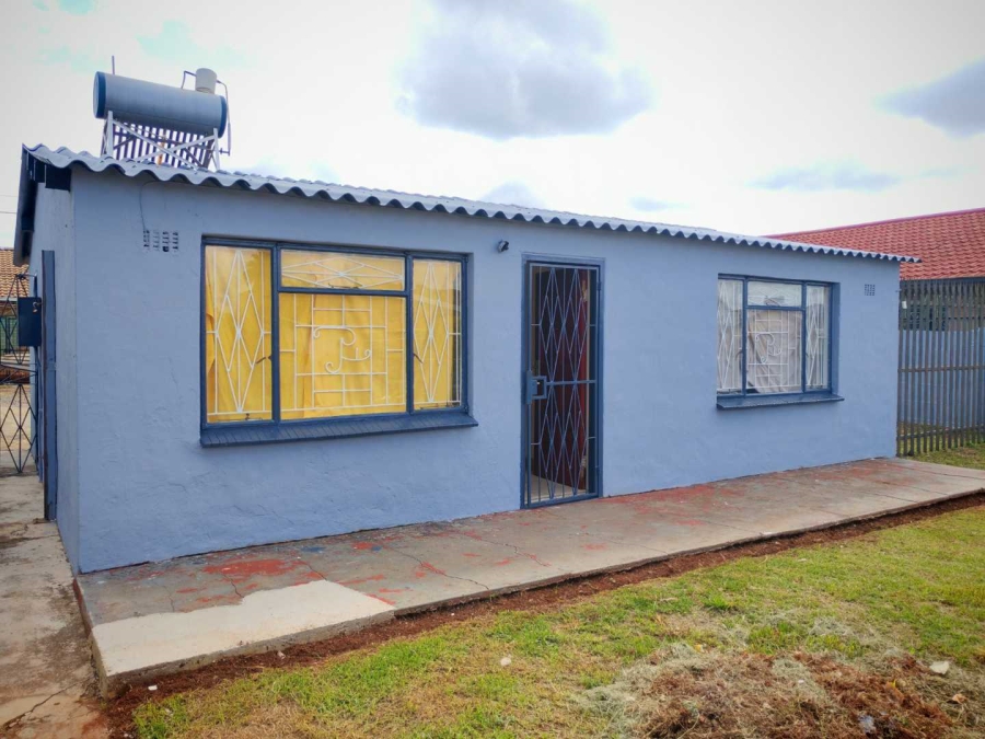 2 Bedroom Property for Sale in Lenasia Gauteng