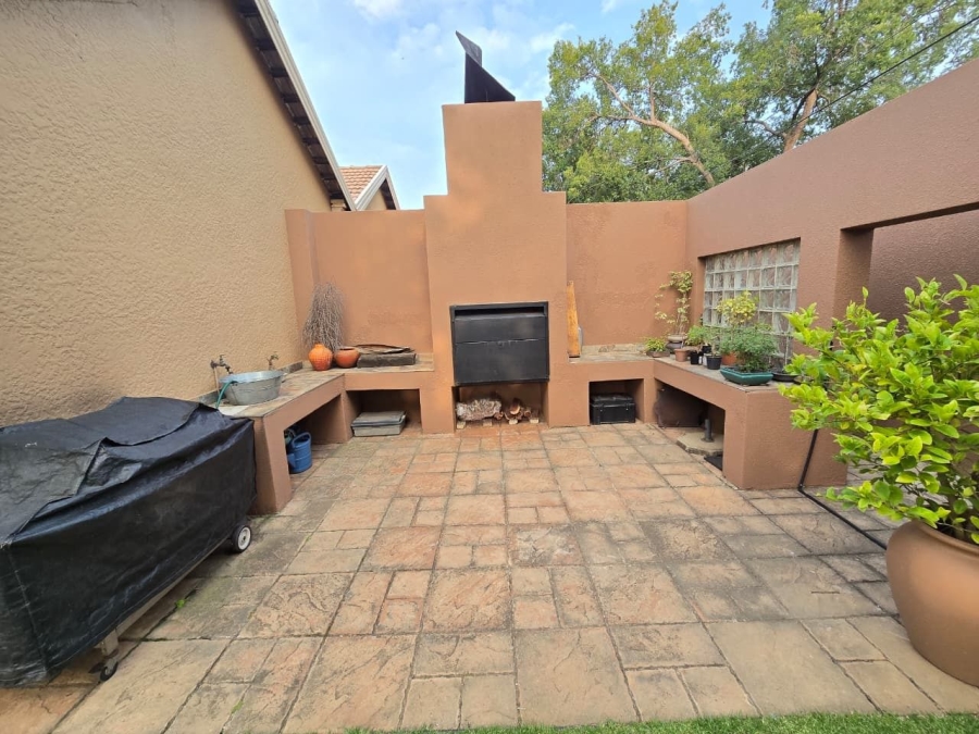 4 Bedroom Property for Sale in Alberante Gauteng