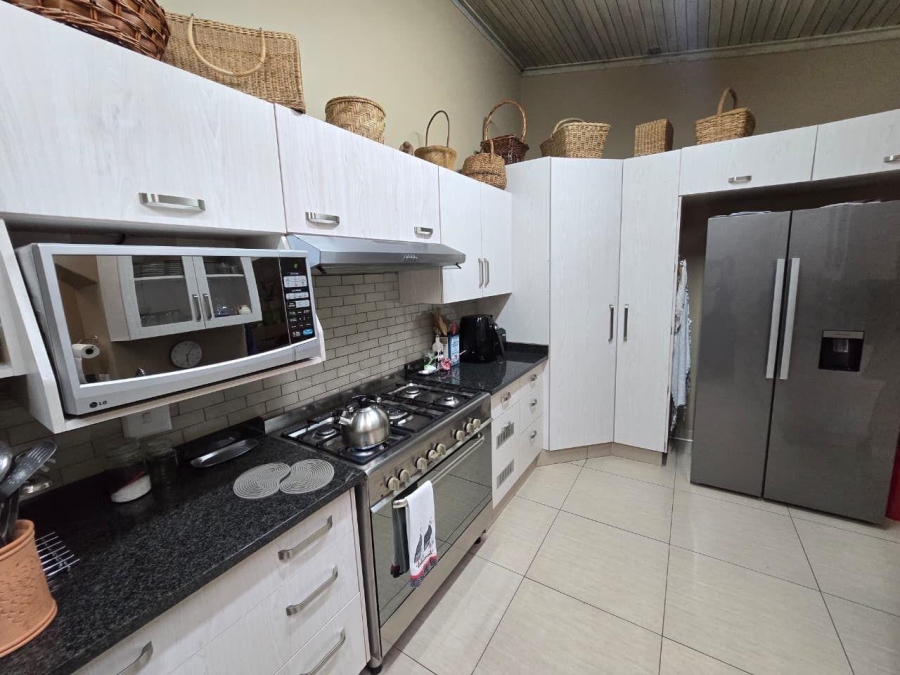 4 Bedroom Property for Sale in Alberante Gauteng