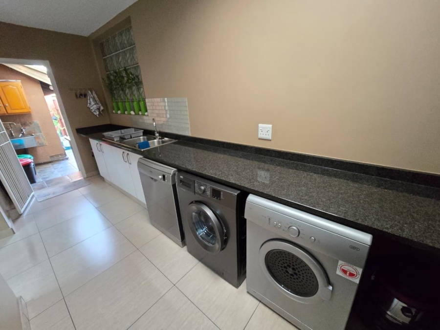 4 Bedroom Property for Sale in Alberante Gauteng