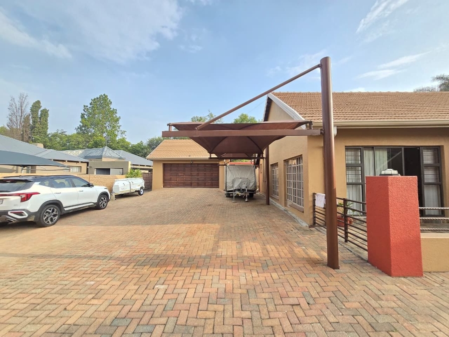 4 Bedroom Property for Sale in Alberante Gauteng