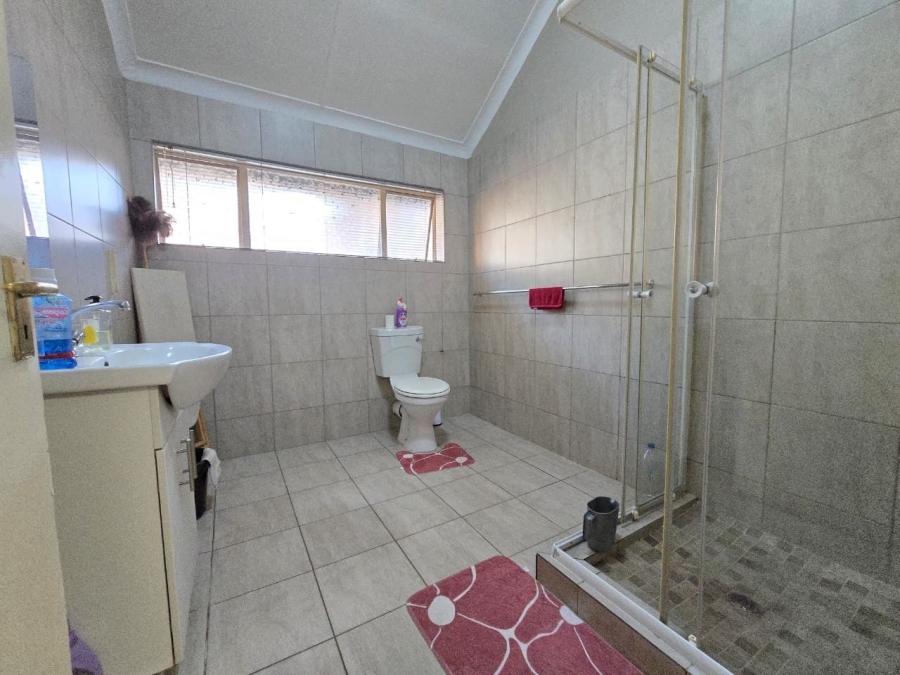 4 Bedroom Property for Sale in Alberante Gauteng