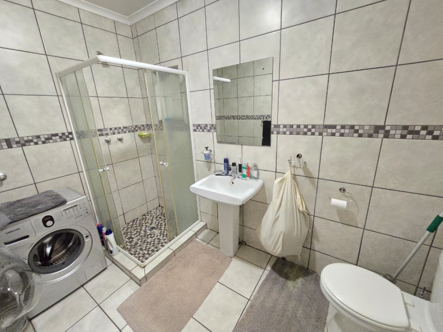 4 Bedroom Property for Sale in Alberante Gauteng