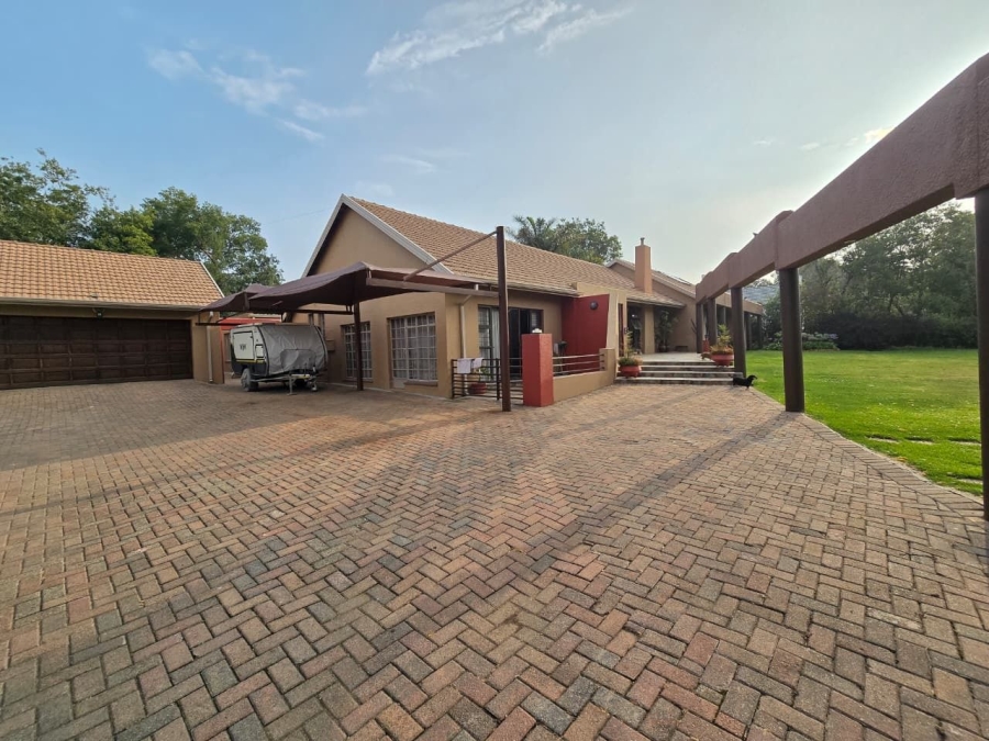 4 Bedroom Property for Sale in Alberante Gauteng