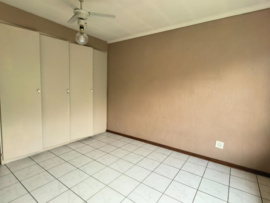 2 Bedroom Property for Sale in Verwoerdpark Gauteng