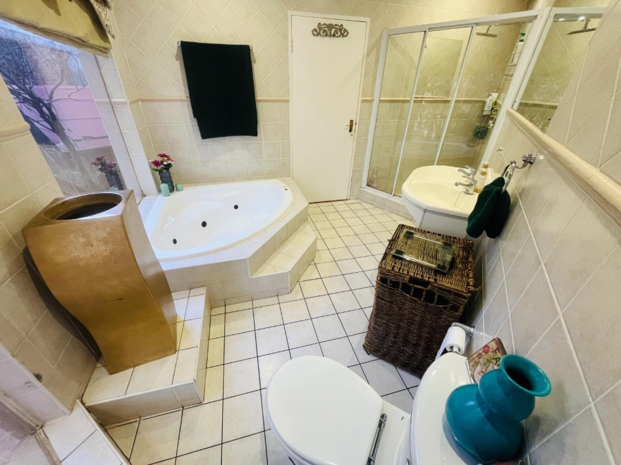 4 Bedroom Property for Sale in Meyersdal Gauteng