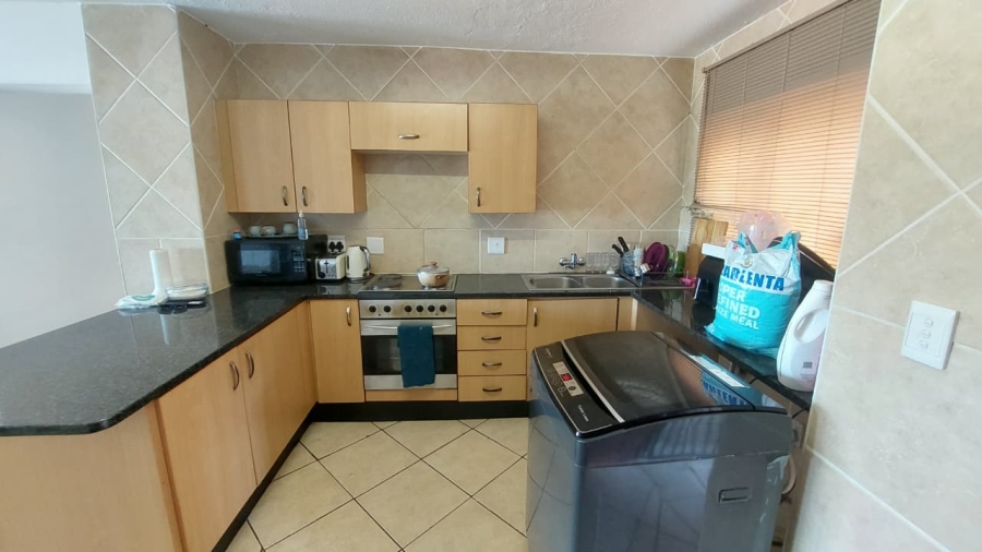 2 Bedroom Property for Sale in Mulbarton Gauteng