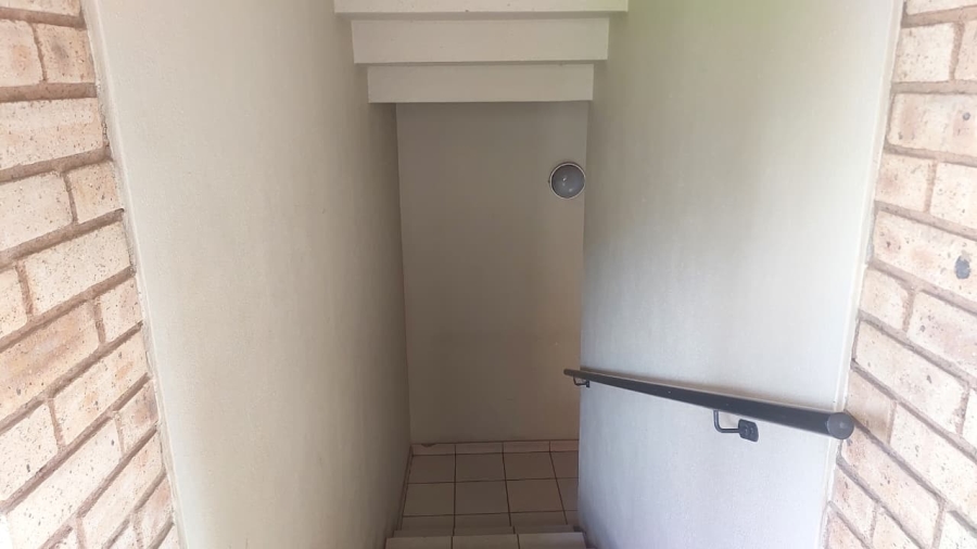 2 Bedroom Property for Sale in Mulbarton Gauteng