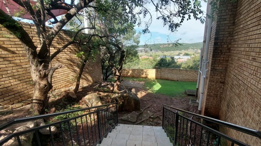 2 Bedroom Property for Sale in Mulbarton Gauteng
